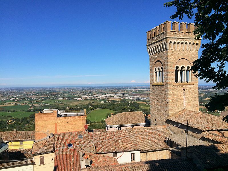 File:Bertinoro centro storico.JPG