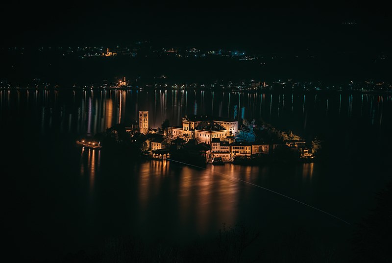 File:San Giulio by night.jpg