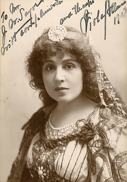 File:Viola Allen, stage actress (SAYRE 24060).jpg