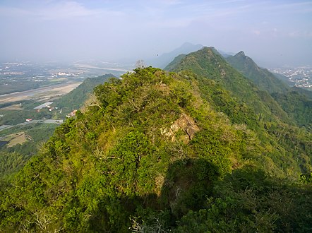 境内旗尾山貌