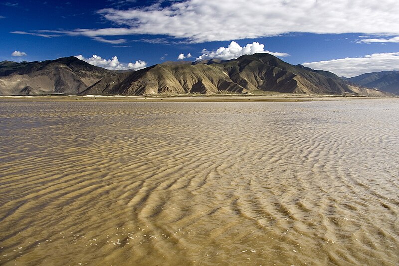 File:Yarlong Tsangpo.jpg