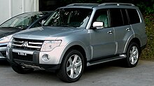 Mitsubishi Pajero (V80) front.jpg