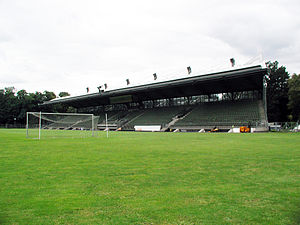 Haupttribüne des Stadions