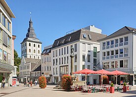 Bernhardbrunnen, Lange Straße, Jakobikirche