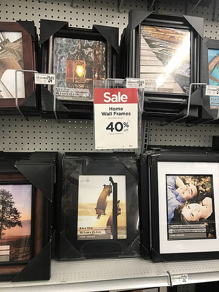 File:Photo frames on sale at a discount.jpg