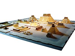 Model kuil di daerah Tenochtitlan yang terpamerkan di Muzium Antropologi Negara