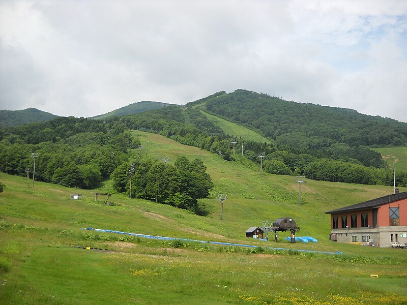 File:Mt.Sahoro.JPG