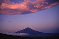 二十曲峠から望む富士山と朝焼け