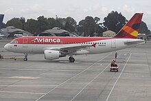 Airbus A319 (N422AV) de Avianca Ecuador en el Aeropuerto Internacional El Dorado de Bogotá (2012)