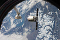 Cygnus S.S. Gordon Fullerton przed uchwyceniem go przez Canadarm2