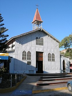 Iglesia de Santa Bárbara, yang dirancang oleh Gustave Eiffel