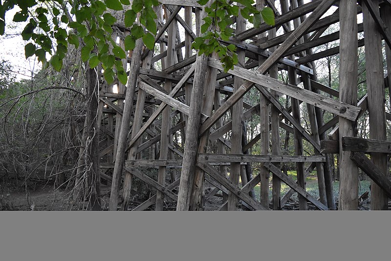 File:Hell's Gate Trestle From The Southeast Side.jpg