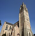 La tour-narthex.