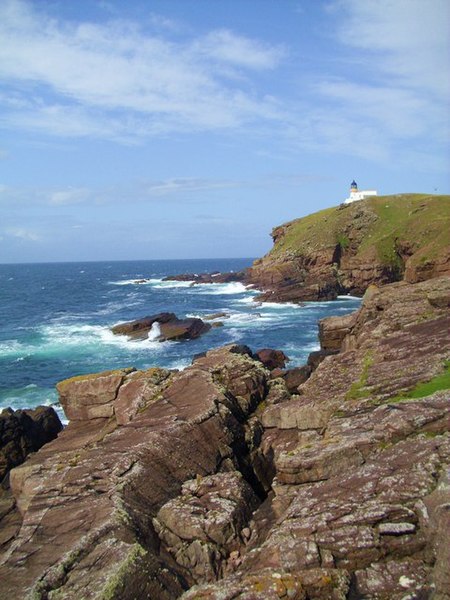 File:Stoer lighthouse - geograph.org.uk - 1461685.jpg