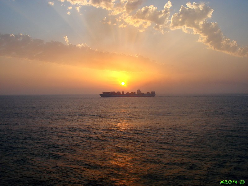 File:SunSet And Maersk Container Ship - panoramio.jpg