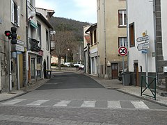 Route départementale 796 en direction du quartier des Mauvaises