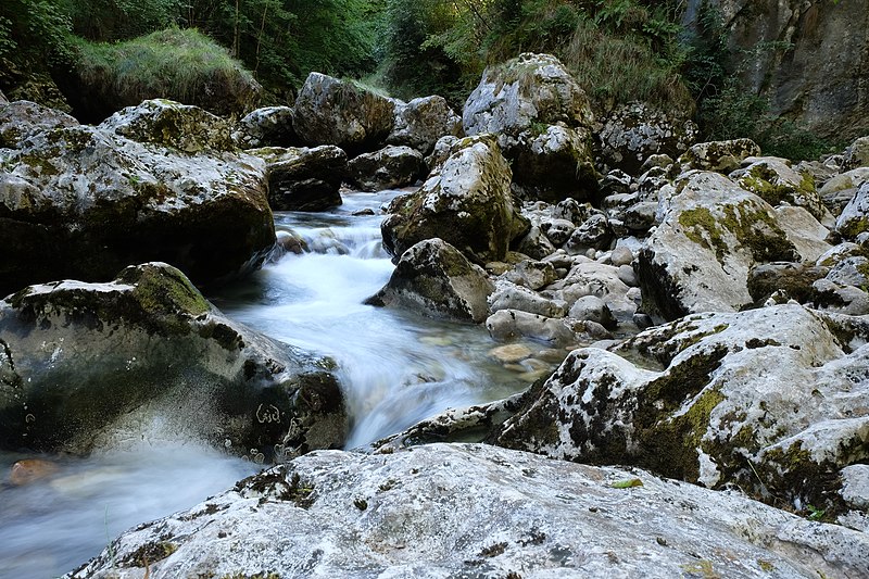 File:Río Casaño.jpg