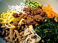 Ingredientes do bibimbap.