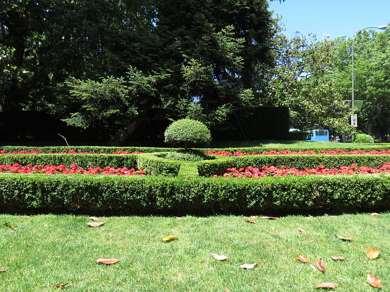 File:Paseo del Prado 06162013 1612.JPG