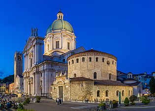 Piazza Duomo by night