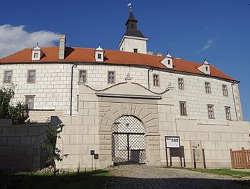 La Façade et l'entrée.