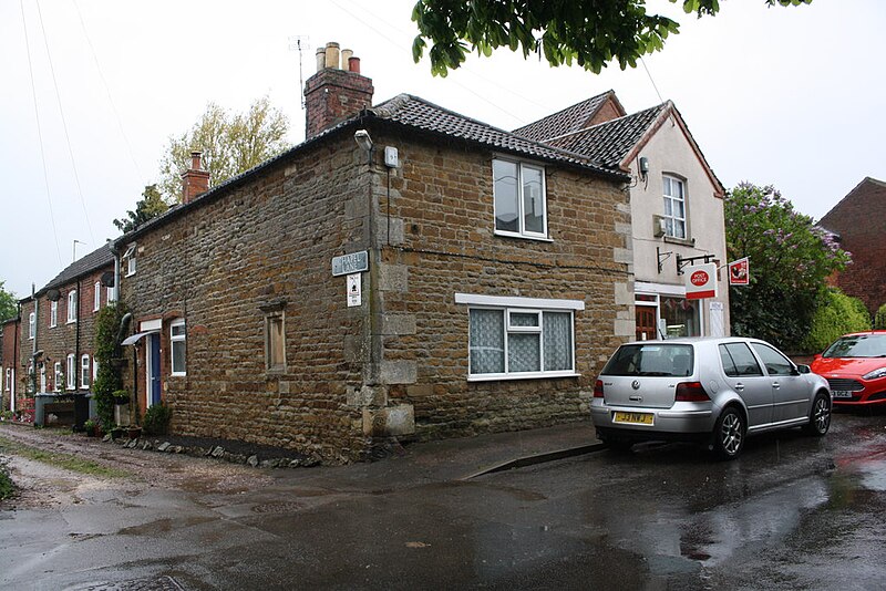 File:Post Office on High Road at Chapel Lane junction - geograph.org.uk - 6175915.jpg