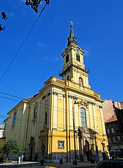 A főhomlokzat a Nagymező utca felől