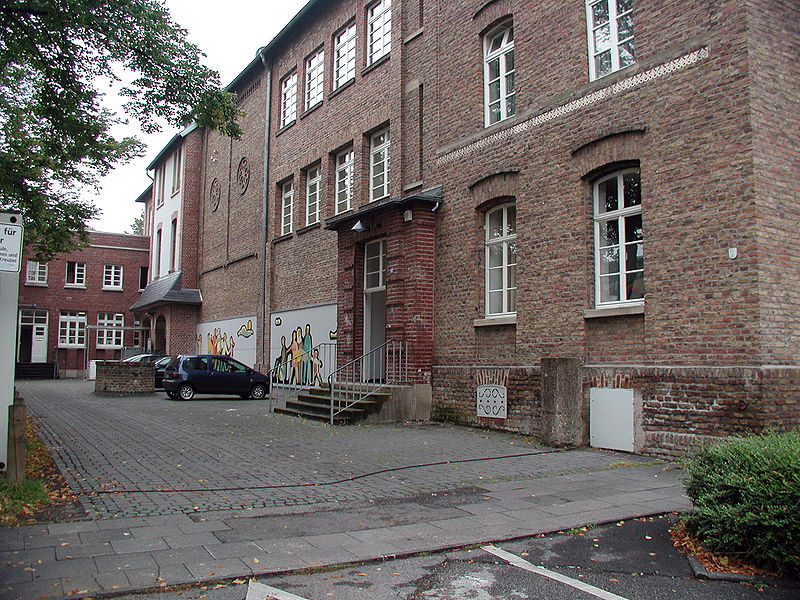 File:Efferen-Ahl-Schull-Bachstr-09-18-06.jpg