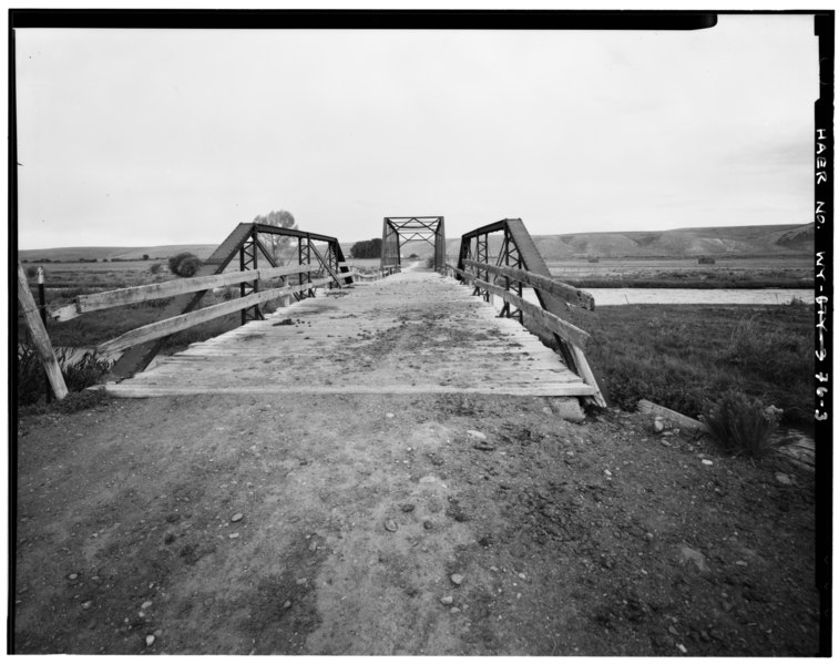 File:VIEW LOOKING WEST TOWARD EAST PORTAL - Green River Bridge, Spanning Green River on County Road No. 145, Daniel, Sublette County, WY HAER WYO,18-DAN.V,1-3.tif