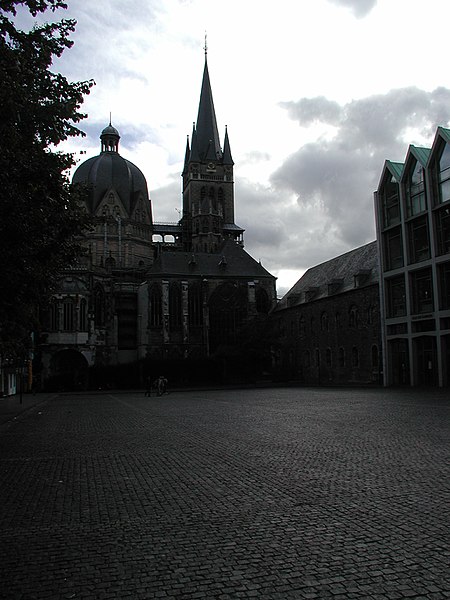 File:Aachener-Dom-PIC00131.JPG