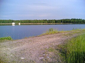 Silvolan tekojärvi sijaitsee Ylästössä.