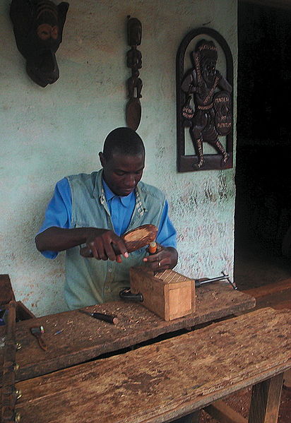 File:Bamun artisan.jpg