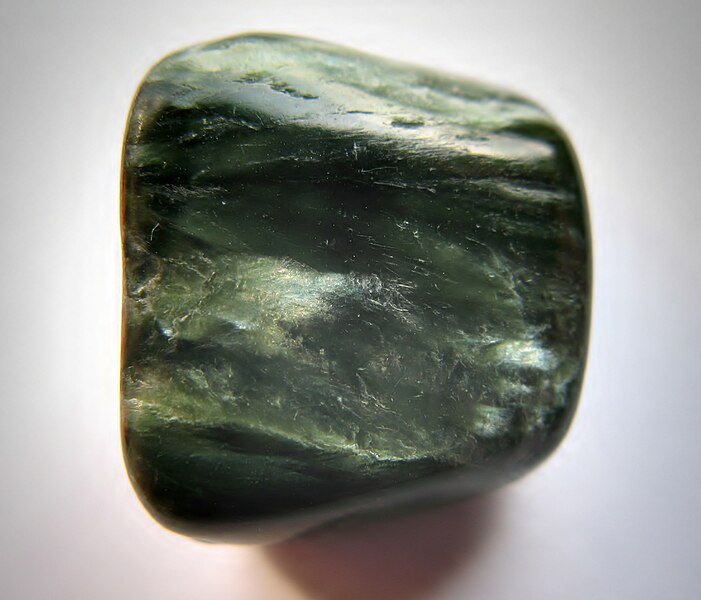 File:Clinochlore (Seraphinite).jpg