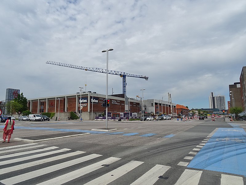 File:Construction of Hovedstadens Letbane at Herlev Bymidte.jpg