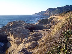 Side view of the Devils Punch Bowl