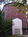 Rundturmbunker vom Typ Zombeck am Bahnhof Hasselbrook in Hamburg-Eilbek. Blick von Nordosten.