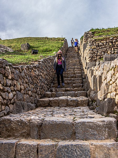 File:Sacsayhuaman - 51188929390.jpg