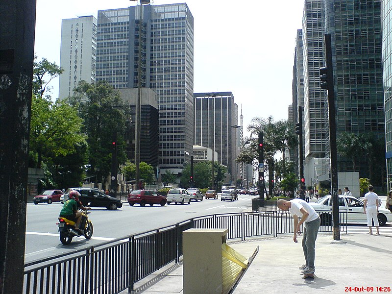 File:Av Paulista - Regiao Central de SP - panoramio.jpg