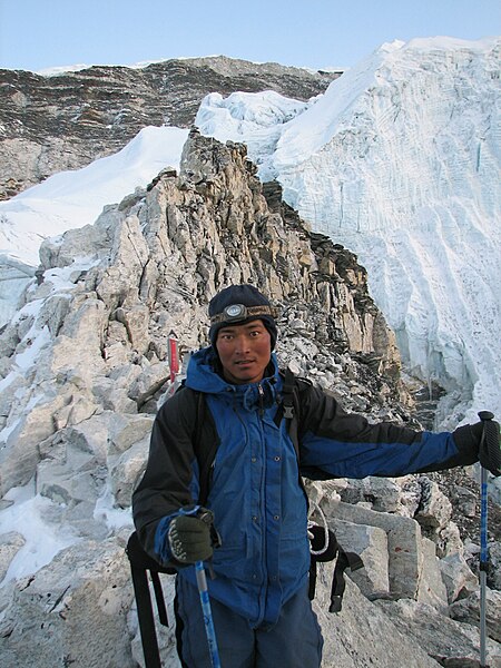 File:Sherpa guide.jpg