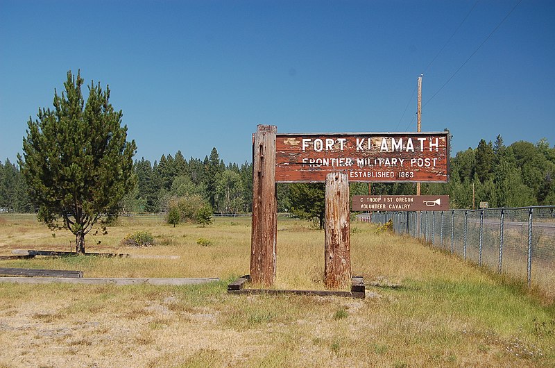 File:Volcanic Legacy Scenic Byway - Roadside Sign for Fort Klamath Frontier Military Post - NARA - 7722646.jpg