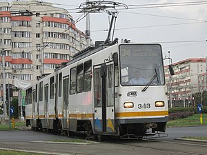 Triebzug V3A-93 343 auf der Linie 34 in Bukarest mit dem neuen STB-Logo, 16. September 2018.