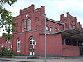 Das Empfangsgebäude vom Bahnhof Warburg (Westf), in der Stadt Warburg, Kreis Höxter.