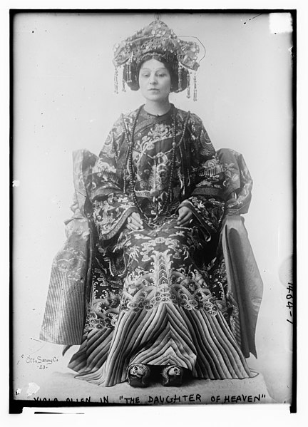 File:Viola Allen in the "Daughter of Heaven" LCCN2014687732.jpg