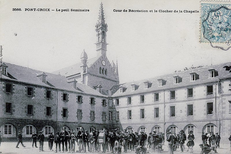 File:Le petit séminaire de Pont-Croix vers 1910.jpg