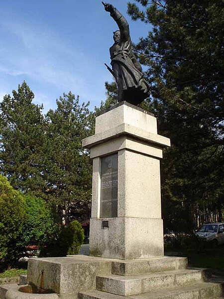 File:Monument Rajac Serbia 1.jpg