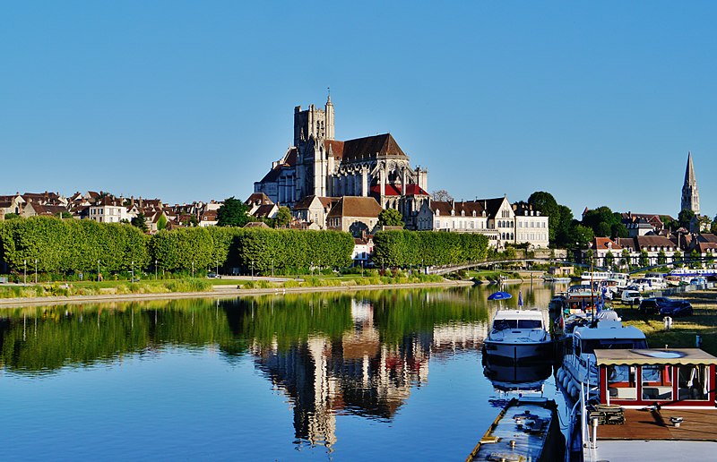 File:Auxerre Stadtpanorama vom Pont Paul Bert 5.jpg