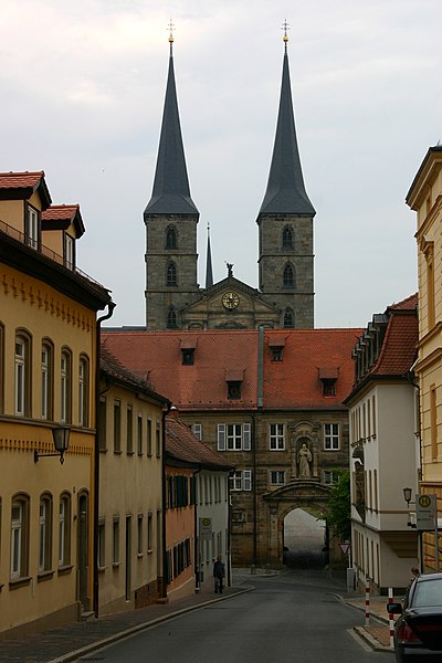 File:Bamberg-Kloster Michelsberg-12-Tuerme-2009-gje.jpg