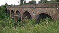 Ancien pont de chemin de fer, maintenant utilisé comme pipeline pour le gaz à Casteau