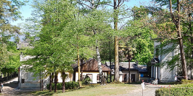 File:Sacred Mount of Orta, Dedicated to Saint Francis of Assisi - twenty chapels with episodes of the life of the saint - panoramio.jpg