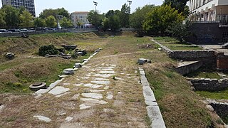 Ancient street with East-West direction)